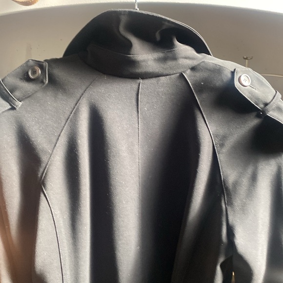 London Fog heavy duty trench coat! - Picture 3 of 4
